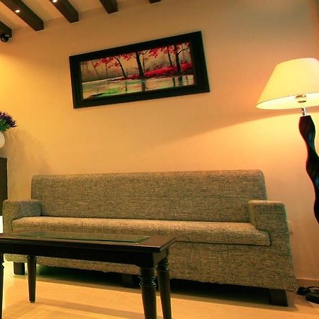 Hotel La Capitol Panadzsi Kültér fotó