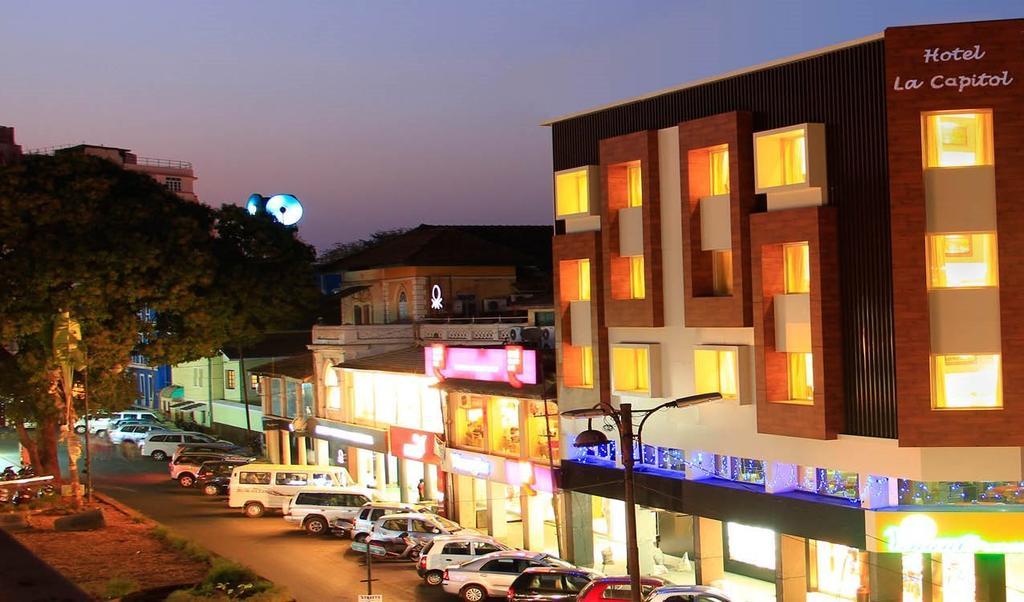 Hotel La Capitol Panadzsi Kültér fotó