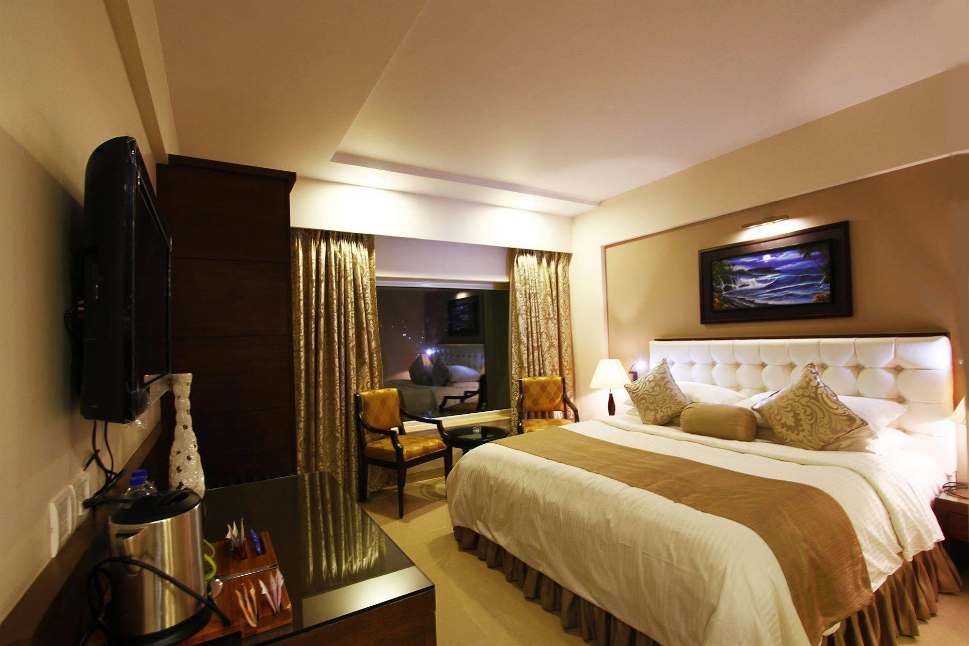 Hotel La Capitol Panadzsi Kültér fotó